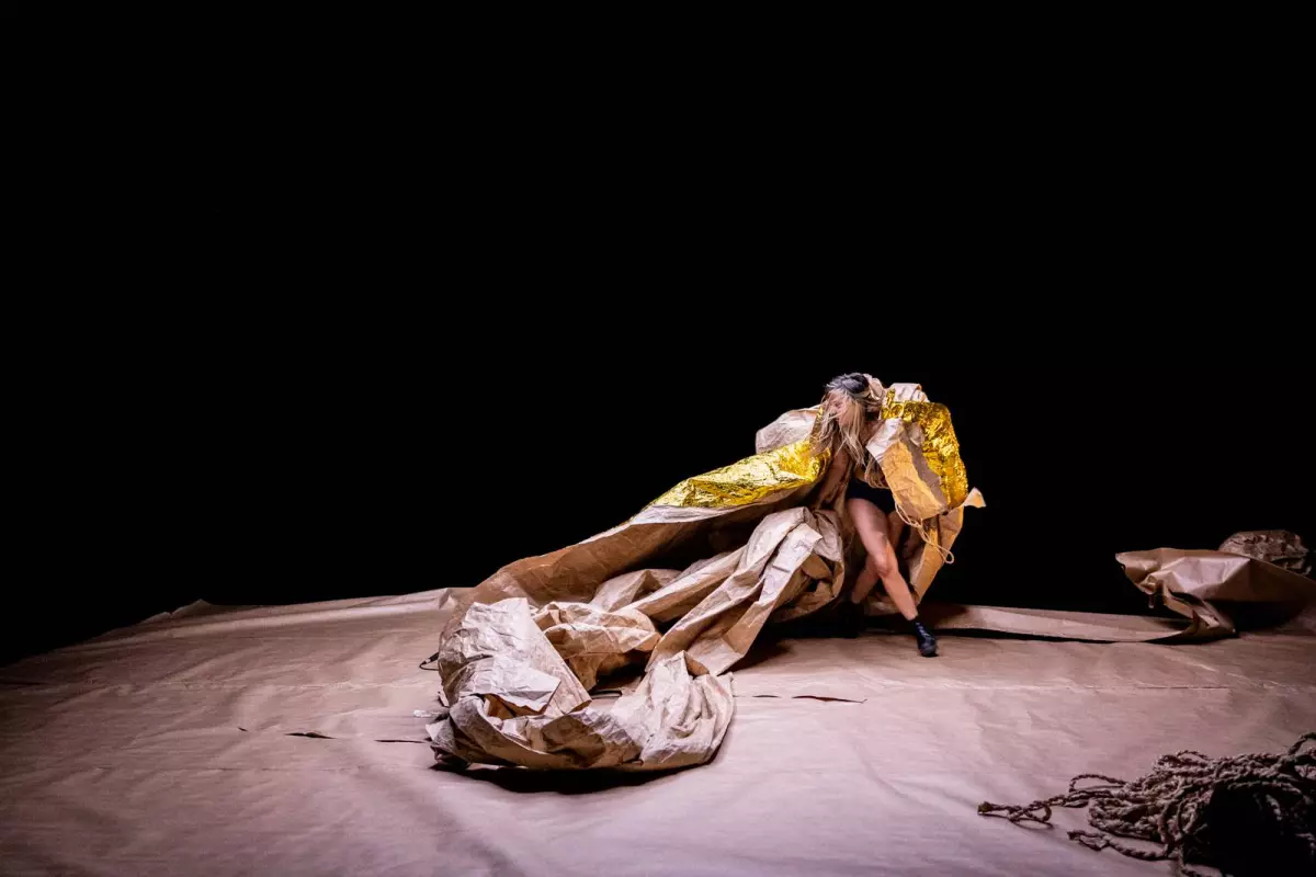 Spectacle « A More »