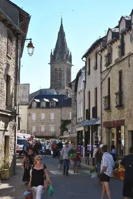 Marché du mardi matin à Laissac