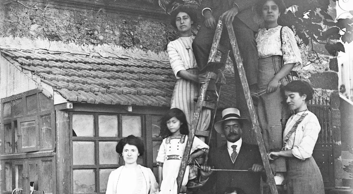 Les Archives Vous Accompagnent : Observer et Comprendre les Photos Anciennes