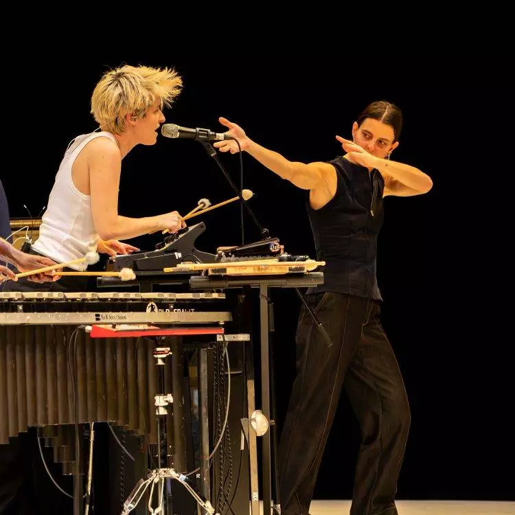 Mathilde Monnier et Lucie Antunes Silence