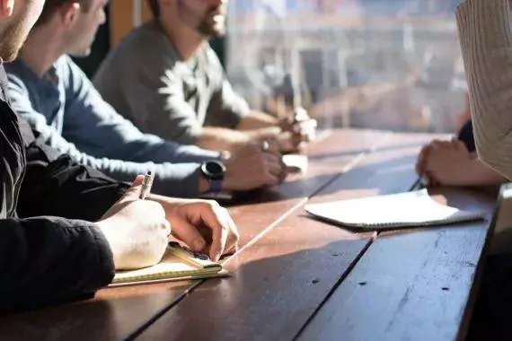 Les Chambres consulaires et l'accompagnement des créateurs et repreneurs d'entreprise