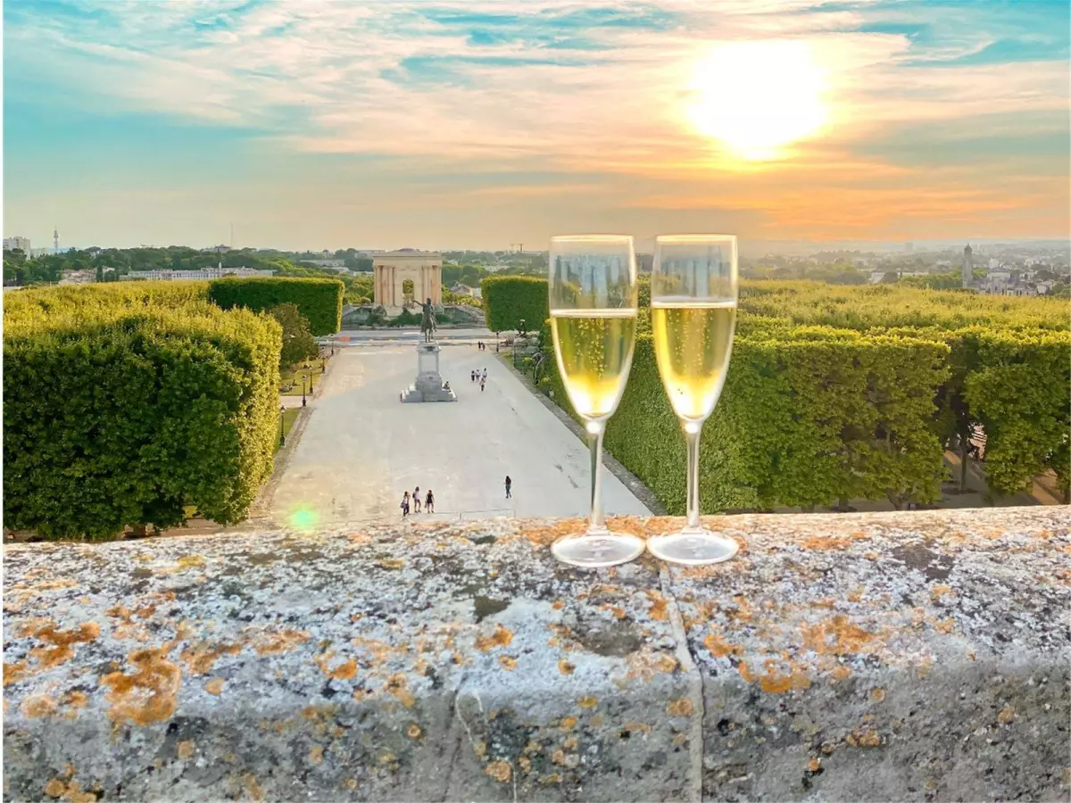 Bulles de Joie au Sommet de l'Arc