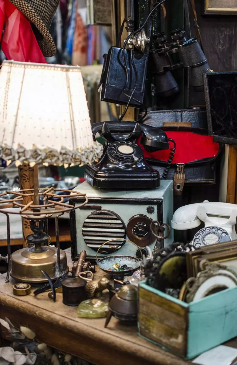 Vide grenier & cave