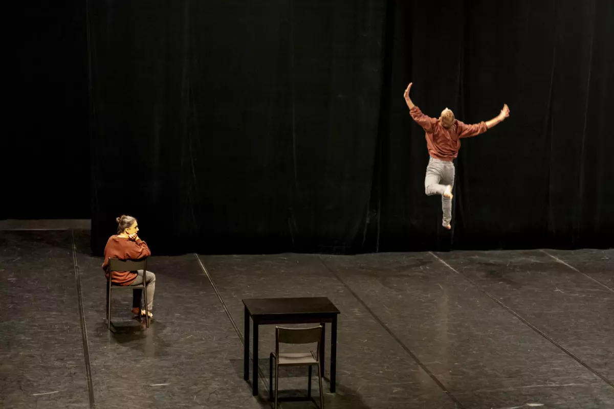 Spectacle : "Derrière"
