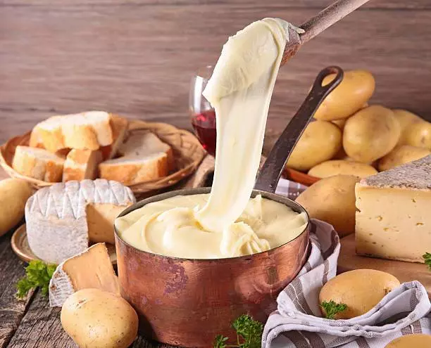 Repas Aligot Saucisse au Profit de la Ligue Contre le Cancer