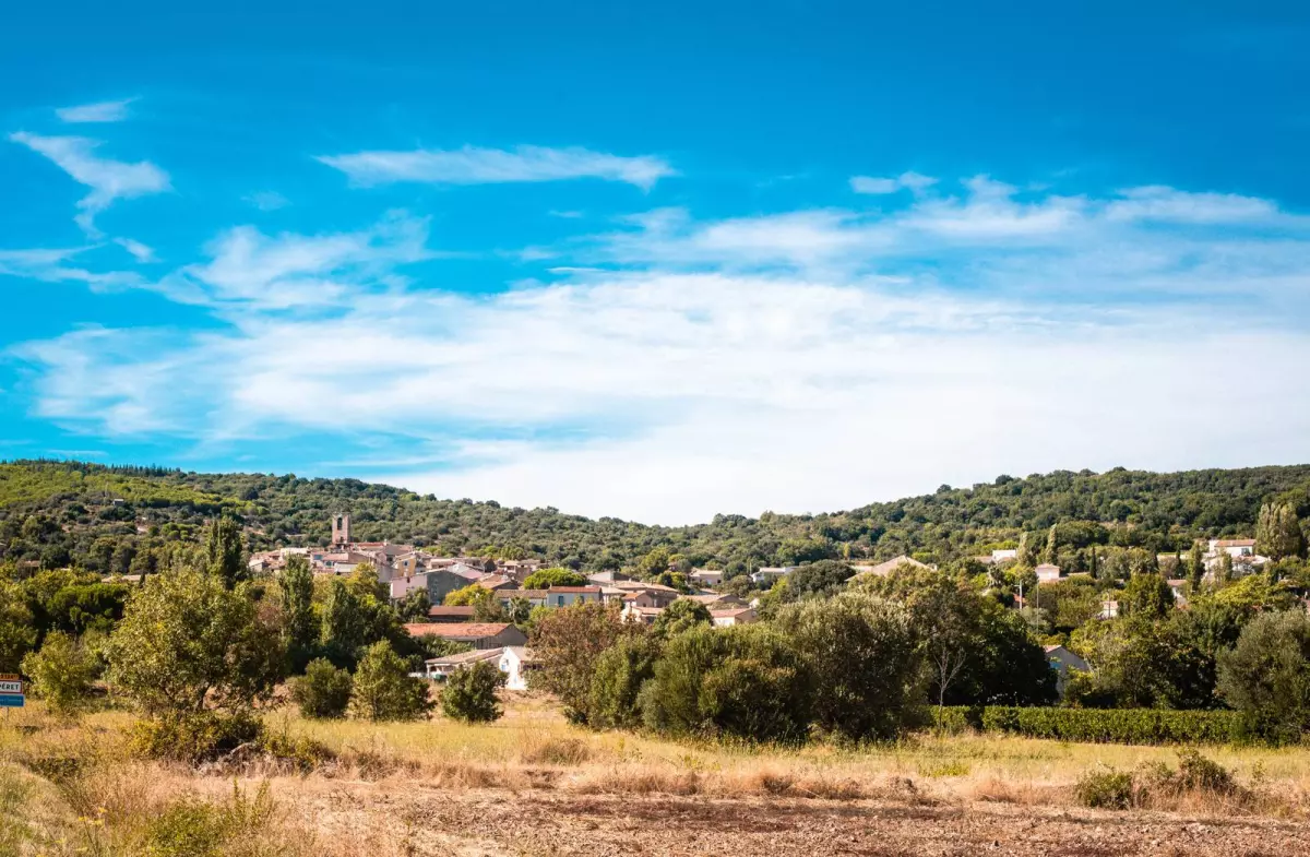Péret, un Village aux Multiples Facettes
