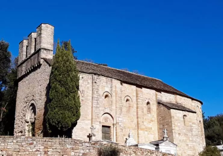 Visite Guidée de Saint-Pierre de Rhèdes et du Vieux Cimetière
