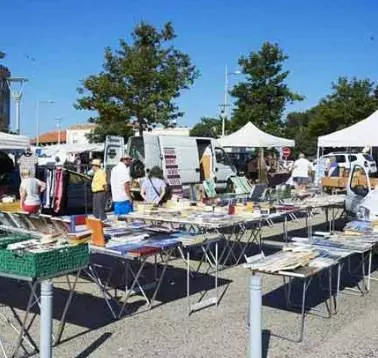 Brocante de la Corniche